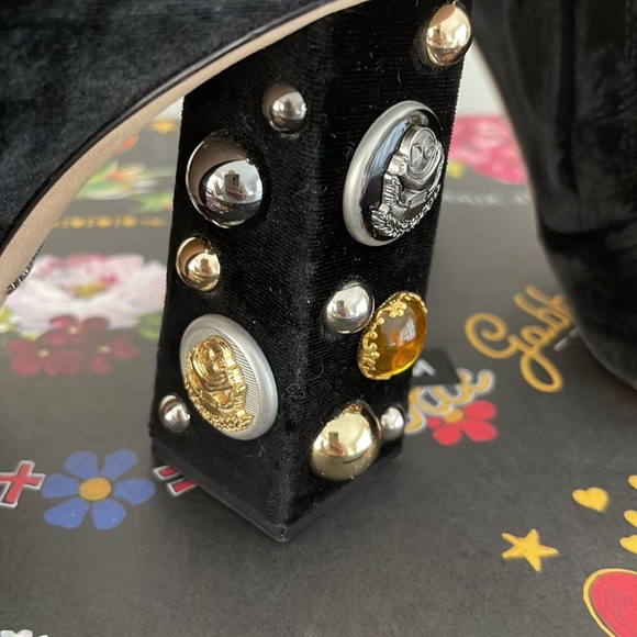 Dolce & Gabbana Jeweled Heel Velvet Booties Size 39 1/2 Ladies - Picture 4 of 17